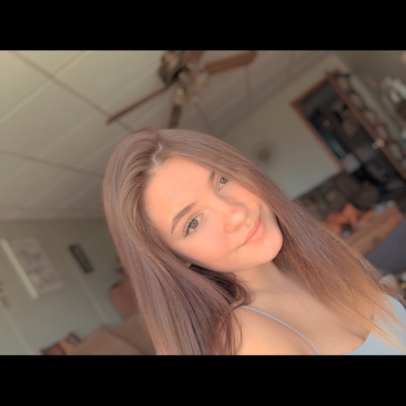 Meet your Posher, Kassi - Picture 1 of 1